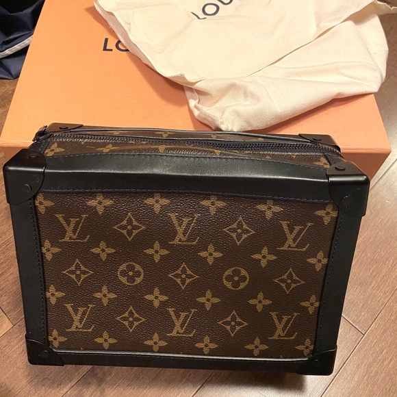 Lv soft trunk - Picture 1 of 10